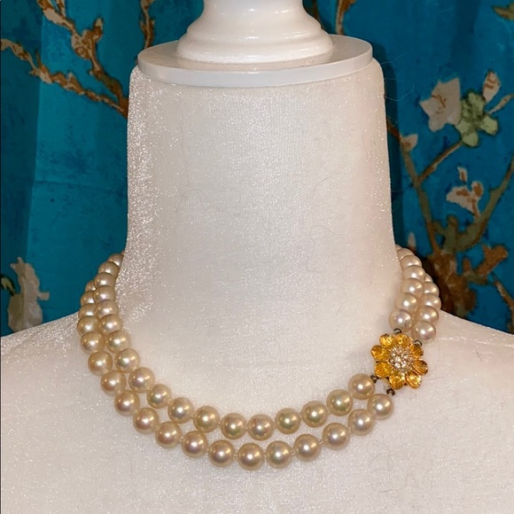 Vintage Jewelry - 🦋BOGO Vintage Pearl & Rhinestone Flower🦋